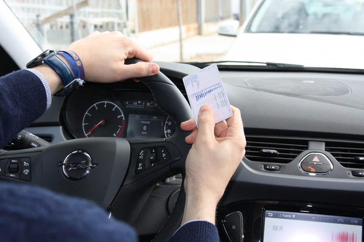 Cancelación de antecedentes penales por la retirada del permiso de conducir